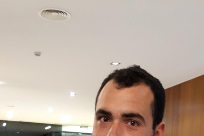 Felicita els teus familiars i amics pel seu aniversari, sant, casament enviant fotos a cercle@segre.com