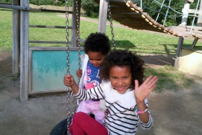 Felicita els teus familiars i amics pel seu aniversari, sant, casament enviant fotos a cercle@segre.com