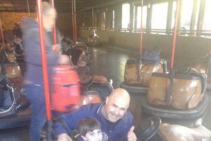 Felicita els teus familiars i amics pel seu aniversari, sant, casament enviant fotos a cercle@segre.com