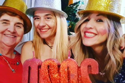 Felicita els teus familiars i amics pel seu aniversari, sant, casament enviant fotos a cercle@segre.com