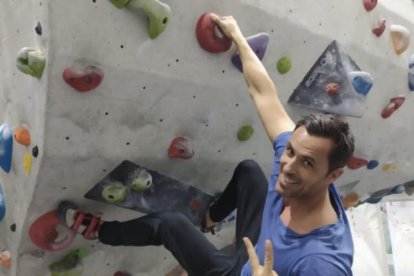 Felicita els teus familiars i amics pel seu aniversari, sant, casament enviant fotos a cercle@segre.com