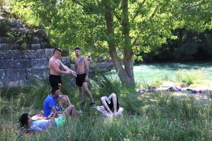 La Platgeta de Camarasa i Mont-rebei, espais a l'espera de regular l'aforament