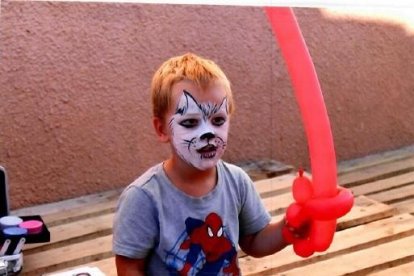 Felicita els teus familiars i amics pel seu aniversari, sant, casament enviant fotos a cercle@segre.com