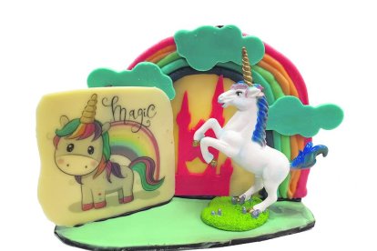 Ous, conills, personatges de conte, dibuixos animats,...
Dibuixa'ns com vols que sigui la teva mona!