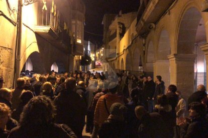 En Lleida, centenares de personas han protestado ante la delegación del Gobierno del Estado en Lleida