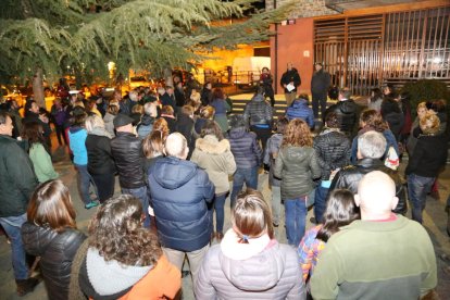 En Lleida, centenares de personas han protestado ante la delegación del Gobierno del Estado en Lleida