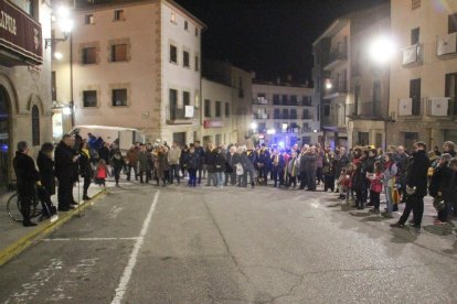 En Lleida, centenares de personas han protestado ante la delegación del Gobierno del Estado en Lleida