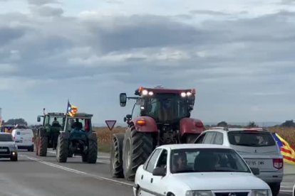 Marxa lenta de tractors des de Borges i Juneda per l'N-240
