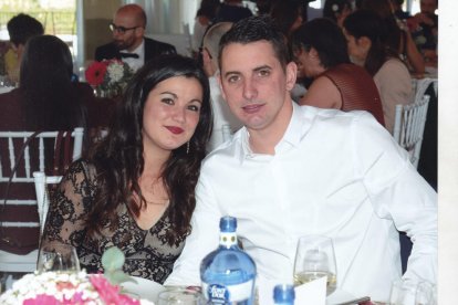 Felicita els teus familiars i amics pel seu aniversari, sant, casament enviant fotos a cercle@segre.com