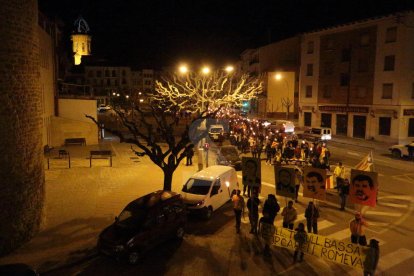 En Lleida, centenares de personas han protestado ante la delegación del Gobierno del Estado en Lleida