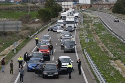 Contra la 'represión' del Estado y por la libertad de los 'presos políticos', después de la detención en Alemania de Carles Puigdemont