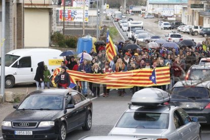 Contra la 'represión' del Estado y por la libertad de los 'presos políticos', después de la detención en Alemania de Carles Puigdemont