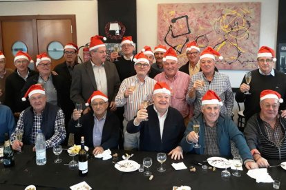 Felicita els teus familiars i amics pel seu aniversari, sant, casament enviant fotos a cercle@segre.com