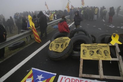 Corte de la A-2, marchas lentas y manifestación