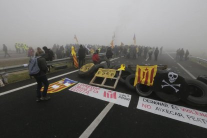 Corte de la A-2, marchas lentas y manifestación