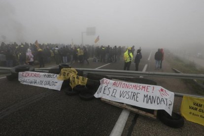 Corte de la A-2, marchas lentas y manifestación