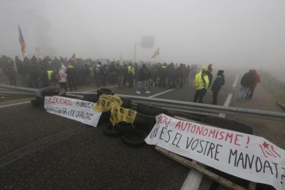Corte de la A-2, marchas lentas y manifestación