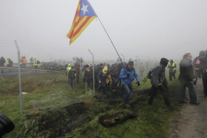 Corte de la A-2, marchas lentas y manifestación