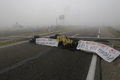 Corte de la A-2, marchas lentas y manifestación