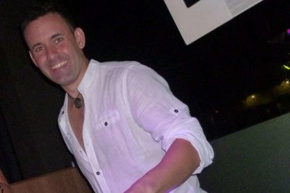 Felicita els teus familiars i amics pel seu aniversari, sant, casament enviant fotos a cercle@segre.com