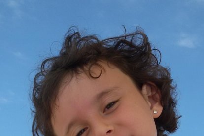 Felicita els teus familiars i amics pel seu aniversari, sant, casament enviant fotos a cercle@segre.com