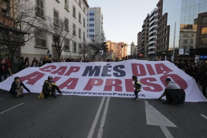 Concentraciones al mediodía y por la tarde en localidades de Lleida contra el juicio del 'proceso'