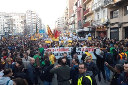 Manifestaciones al mediodía y por la tarde en localidades de Lleida contra el juicio del 'proceso'