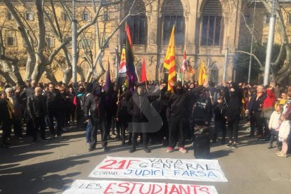 Manifestaciones al mediodía y por la tarde en localidades de Lleida contra el juicio del 'proceso'