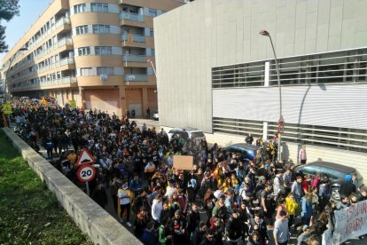 Manifestaciones al mediodía y por la tarde en localidades de Lleida contra el juicio del 'proceso'