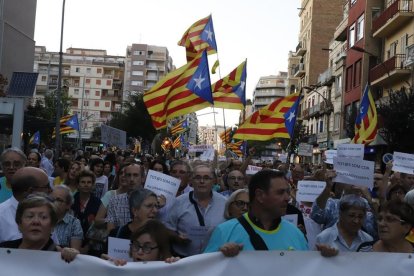 Desde la plaza Ricard Viñes hasta la plaza del CAP de Cappont, que en las próximas semanas será renombrada como 'De l'1 d'Octubre'.

En actualización...