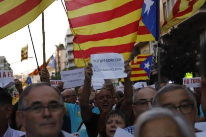 Desde la plaza Ricard Viñes hasta la plaza del CAP de Cappont, que en las próximas semanas será renombrada como 'De l'1 d'Octubre'.

En actualización...