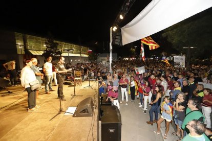 Desde la plaza Ricard Viñes hasta la plaza del CAP de Cappont, que en las próximas semanas será renombrada como 'De l'1 d'Octubre'.

En actualización...