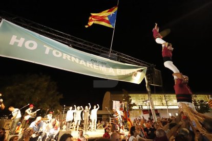 Desde la plaza Ricard Viñes hasta la plaza del CAP de Cappont, que en las próximas semanas será renombrada como 'De l'1 d'Octubre'.

En actualización...