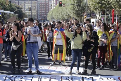 La manifestació d'estudiants ha reunit unes 2.000 persones.