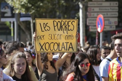 La manifestació d'estudiants ha reunit unes 2.000 persones.