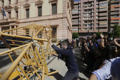 La manifestació d'estudiants ha reunit unes 2.000 persones.