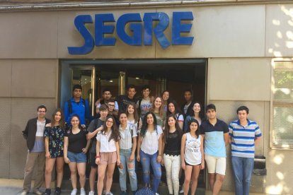 Felicita els teus familiars i amics pel seu aniversari, sant, casament enviant fotos a cercle@segre.com	17-06-2018