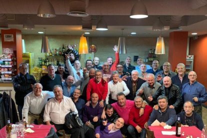 Felicita els teus familiars i amics pel seu aniversari, sant, casament enviant fotos a cercle@segre.com