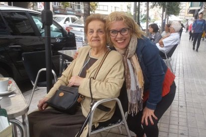 Felicita els teus familiars i amics pel seu aniversari, sant, casament enviant fotos a cercle@segre.com