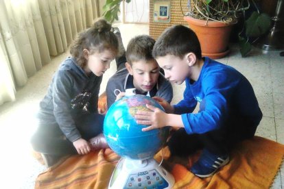 Felicita els teus familiars i amics pel seu aniversari, sant, casament enviant fotos a cercle@segre.com