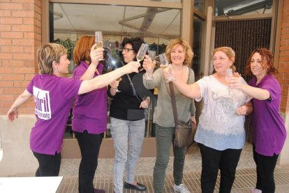 El primer premio ha sido vendido en El Palau d'Anglesola i Balaguer y parte del quinto, en Lleida ciudad.
