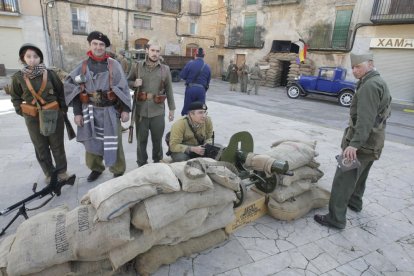 Un dels moments de la recreació ahir dels bombardejos sobre la Granadella el desembre del 1938.