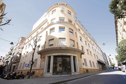 Gabriel Masfurroll, consejero delegado de Mi Tres Torres, y Clara Parés, gerente de Clínica de Ponent.