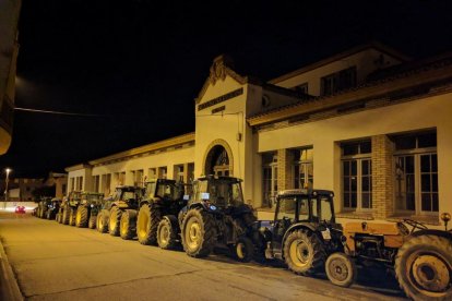 En el instituto Joan Oró, como en otros colegios electorales, celebraron una cena de hermandad.