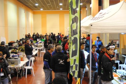 Los pabellones feriales acogen durante todo el fin de semana las carreras de drones.