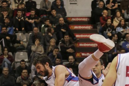 Cuéllar y Rupnik, dos ex del club, asistieron ayer al encuentro.