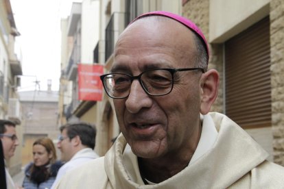 Decenas de Hermanitas de los Ancianos Desamparados llegadas de varios puntos de España participaron en la procesión ayer en Aitona.