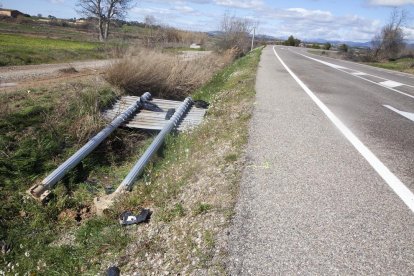 A la part esquerra de la foto es pot veure el vehicle sinistrat.