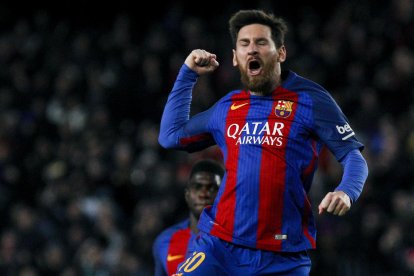 Refugiats al Camp Nou ■ Eren 49, procedents majoritàriament de Síria, però també d’Iraq, el Kurdistan i Eritrea, que ahir van fer una visita a les instal·lacions del Camp Nou, convidats per la Fundació del FC Barcelona.