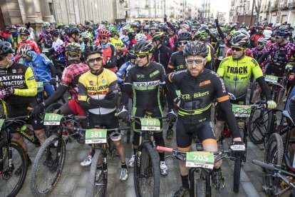 La Hivernal de Cervera va batre el rècord de participants amb 650 ciclistes a la sortida.